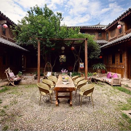 Blossom Hill Inn - Neverland 麗江市 エクステリア 写真