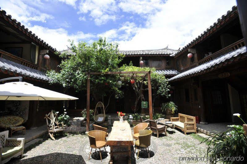 Blossom Hill Inn - Neverland 麗江市 エクステリア 写真